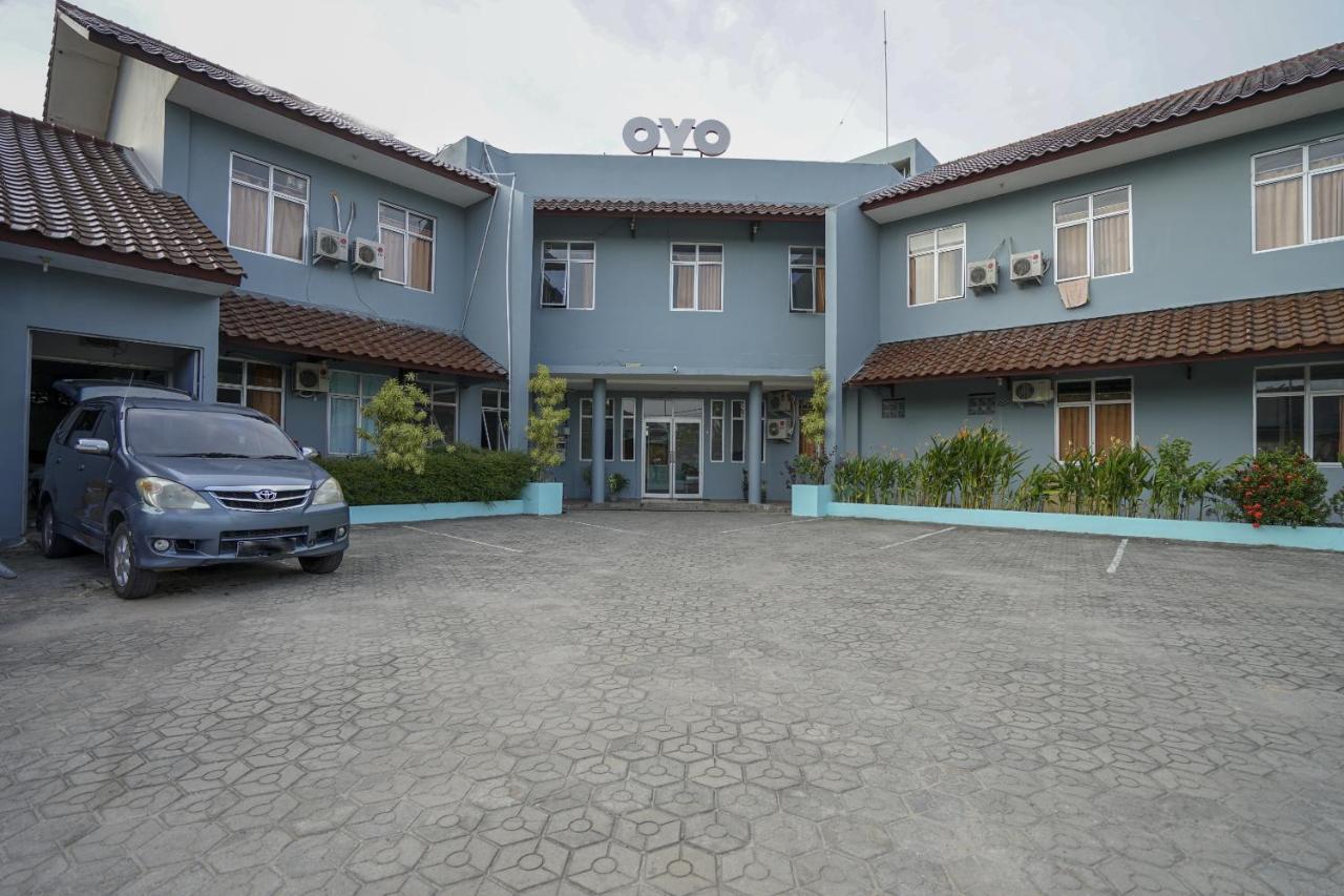 Super Oyo 1844 Bravo Residence Pangkal Pinang Buitenkant foto