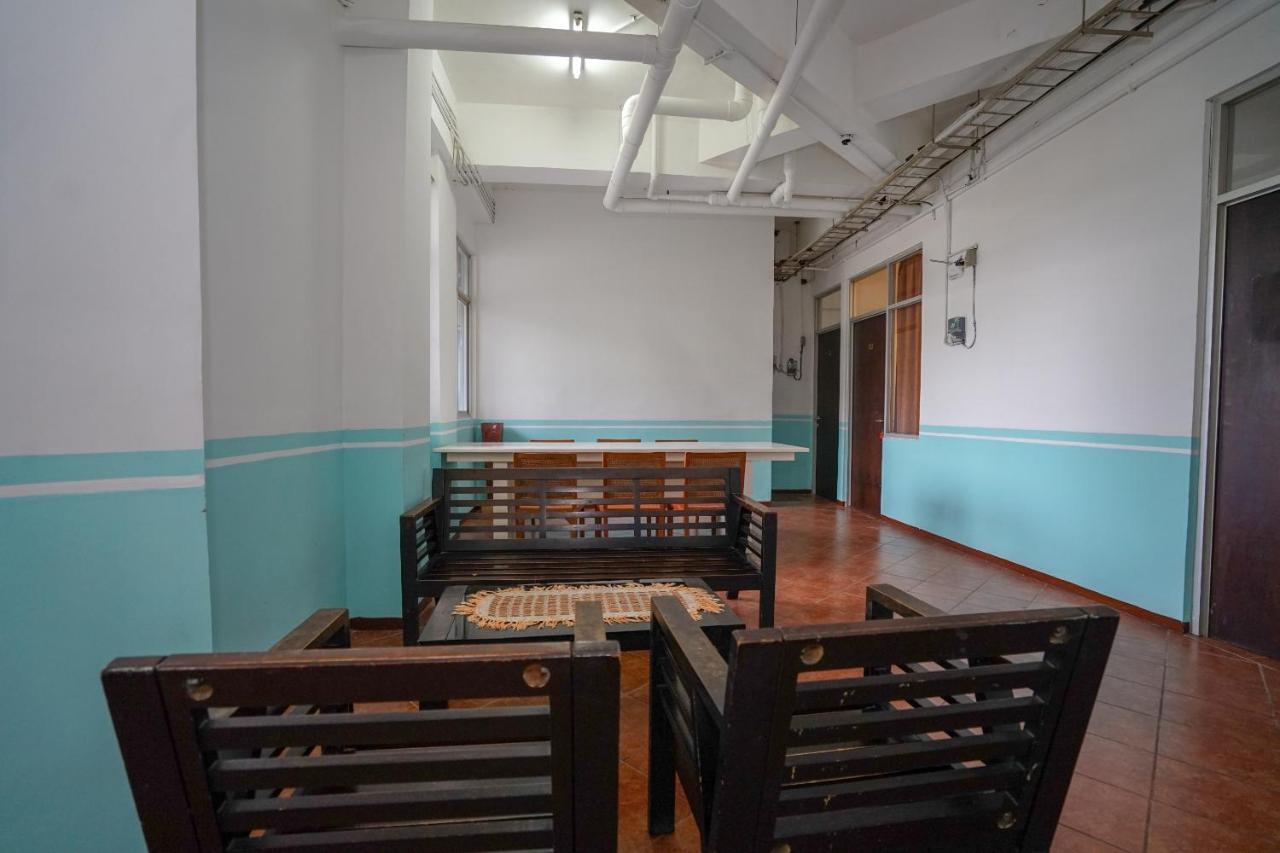 Super Oyo 1844 Bravo Residence Pangkal Pinang Buitenkant foto