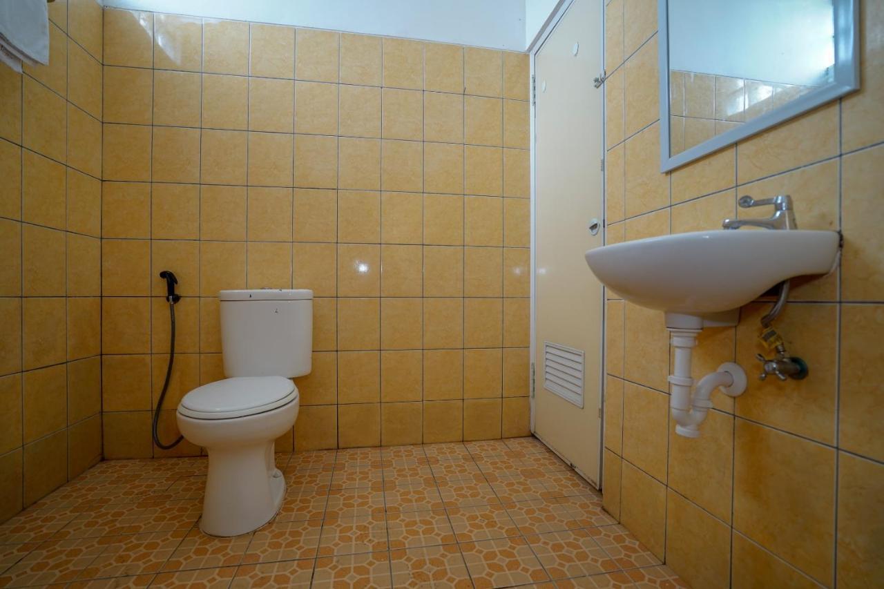 Super Oyo 1844 Bravo Residence Pangkal Pinang Buitenkant foto